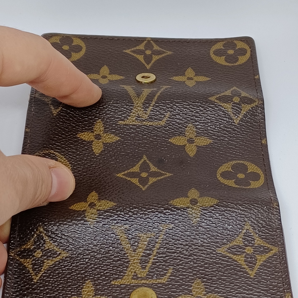 Louis Vuitton Key Case (4keys) - Picture 4 of 11